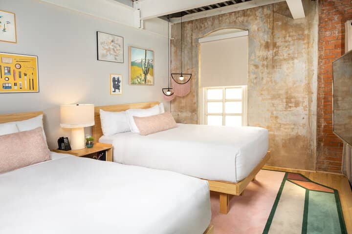 Room 10 of 61