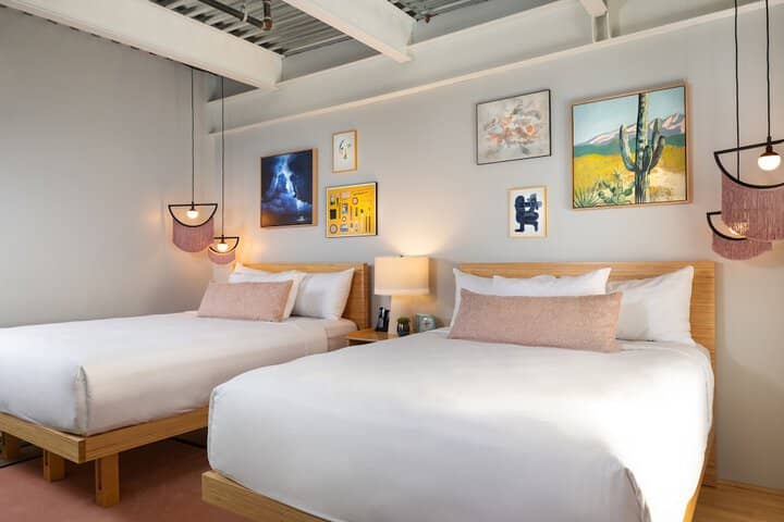 Room 8 of 61